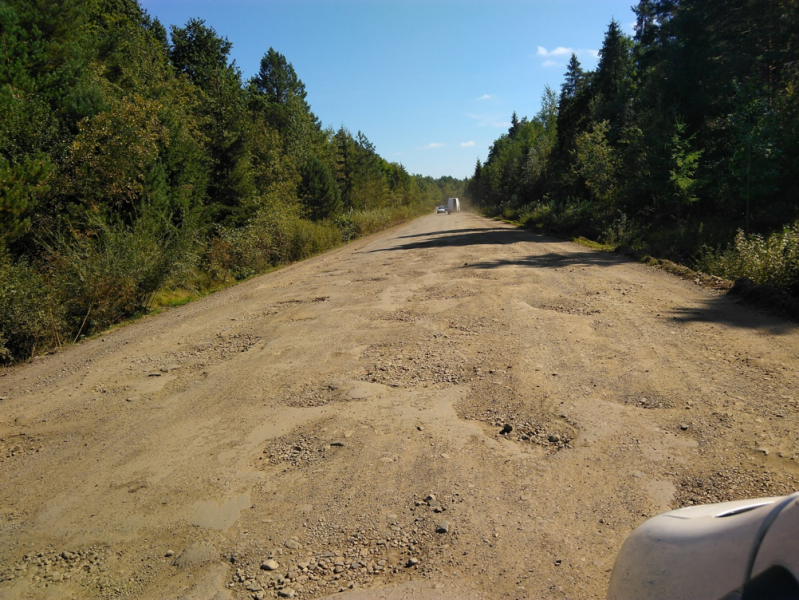 Дорогие дороги: почему в Ивано-Франковской области срывают "Большую стройку" президента