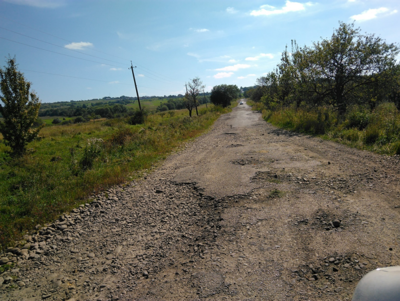 Дорогие дороги: почему в Ивано-Франковской области срывают "Большую стройку" президента