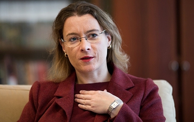 Изабель Дюмон: В нынешней ситуации никто не может представить себе проведение выборов на Донбассе