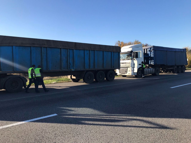 Мусорный терроризм: кто продолжает возить на территорию Днепропетровской области отходы из Львова