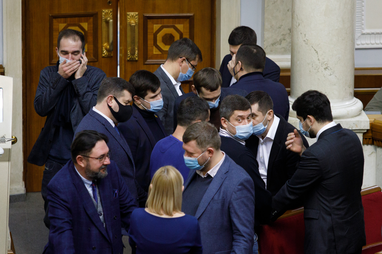 Под знаком опроса. Как и зачем Рада приняла закон о референдуме