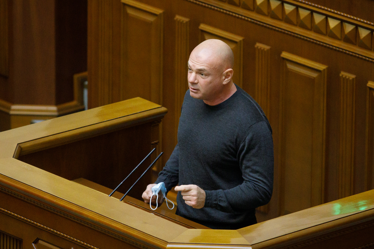 Назойливый друг: как "Слугу народа" затягивают в новую коалицию