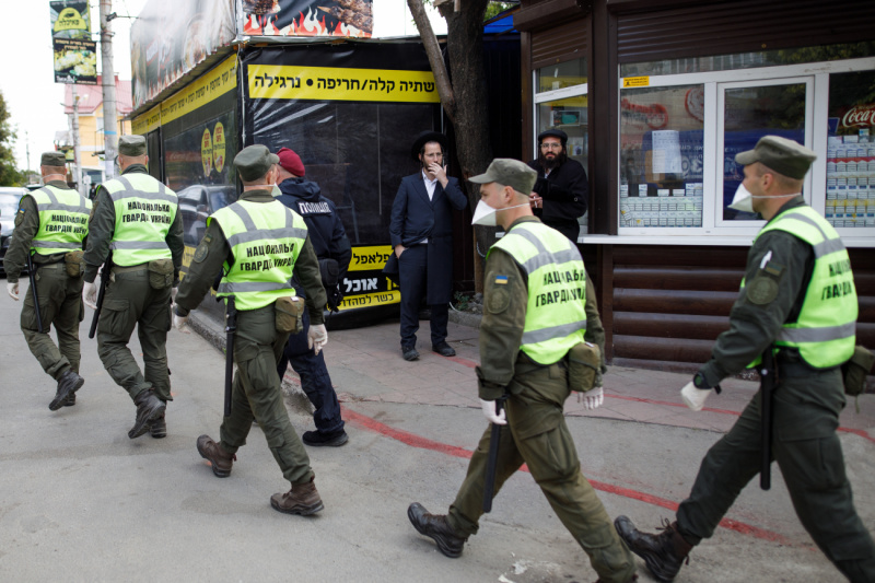 "Ми страждали достатньо". Як хасиди в Умані відзначають Рош ха-Шана під час пандемії