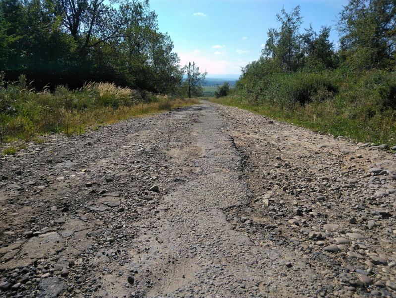 Дорогі дороги: чому в Івано-Франківській області зривають &quot;Велике будівництво&quot; президента