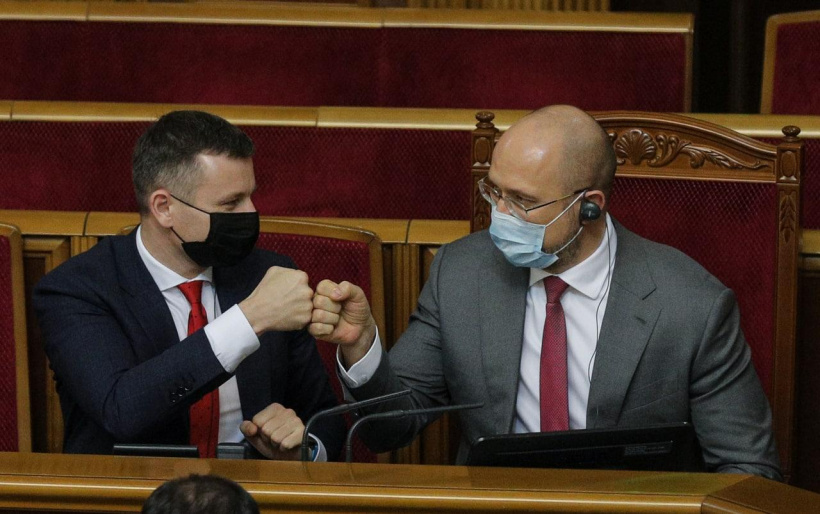 Без транша МВФ: где Кабмину взять в долг, чтобы избежать бюджетного кризиса