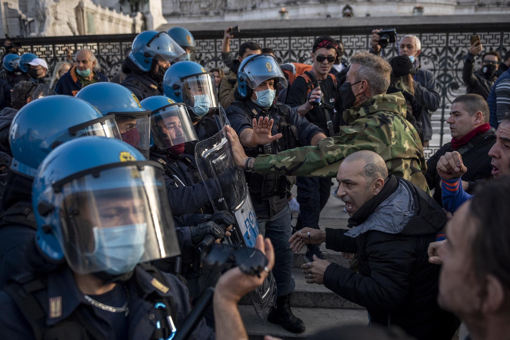 Вірус радикалізму. Хто протестує проти карантину в Європі