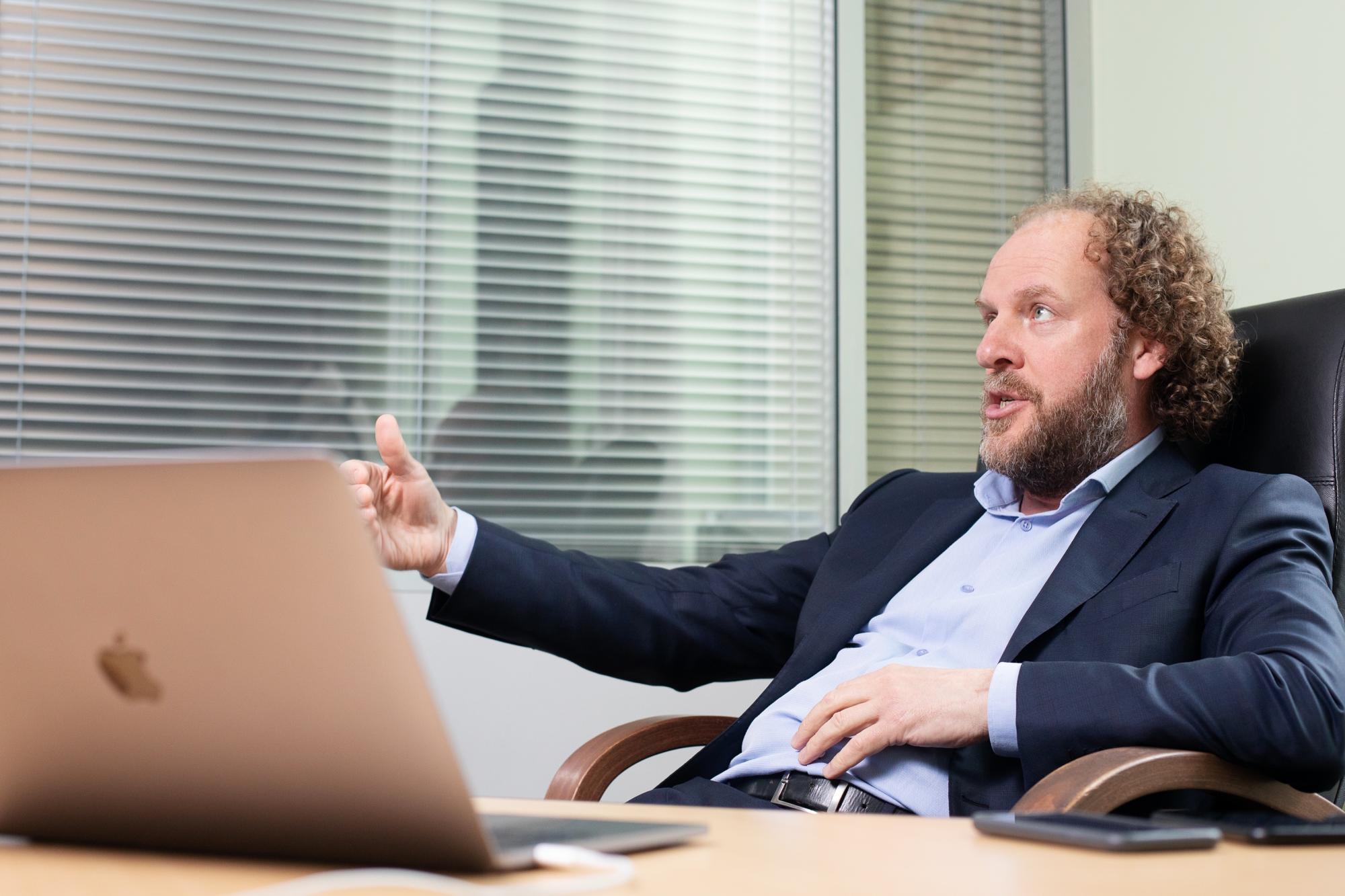 Питер Дэвис: Олигархи сопротивляются наведению порядка на ОГКХ