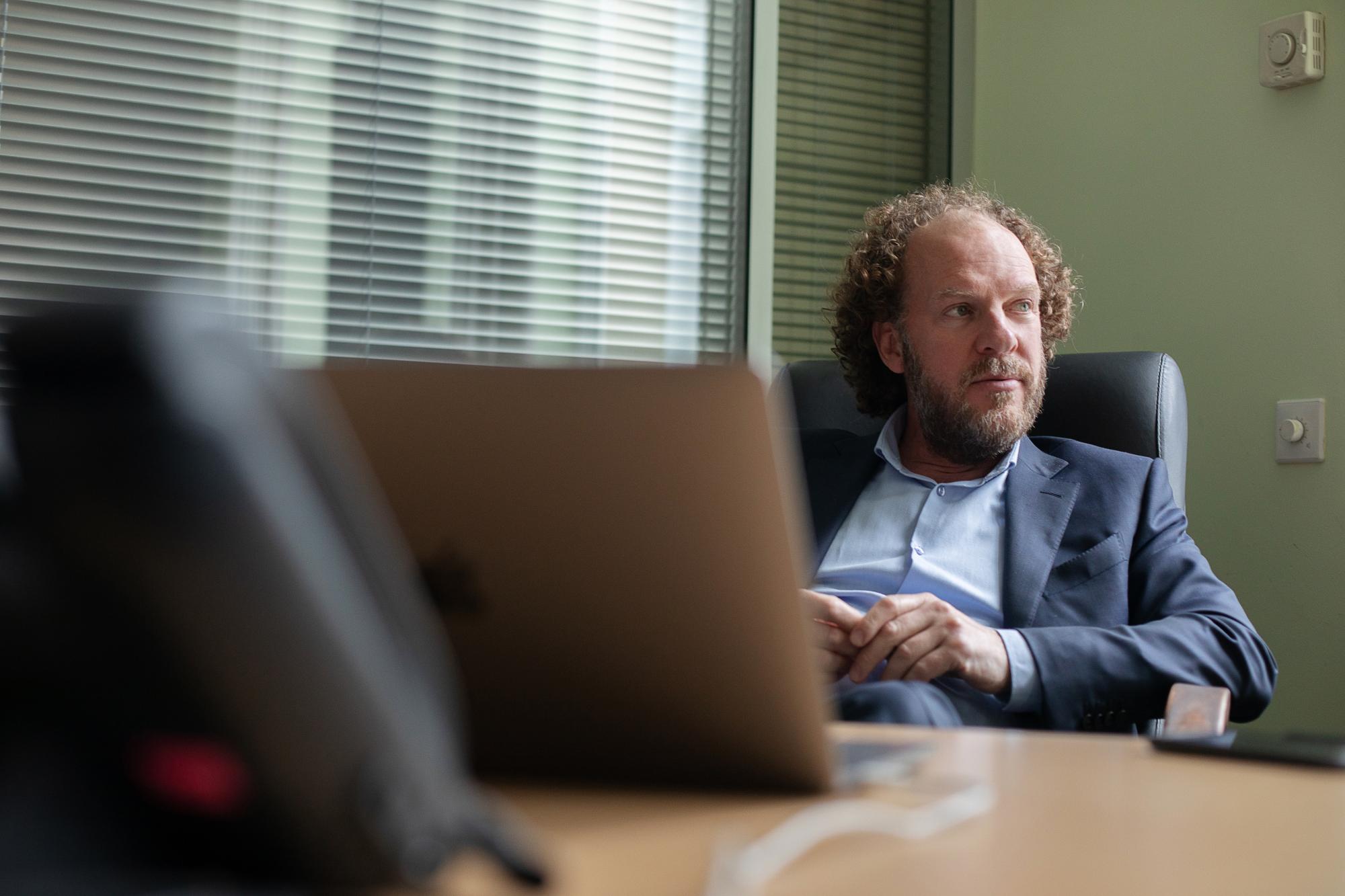 Пітер Девіс: Олігархи опираються наведенню порядку на ОГКХ