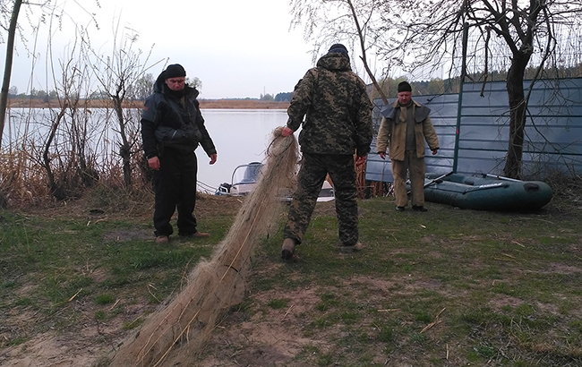 як київський рибний патруль ловить браконьєрів на Дніпрі