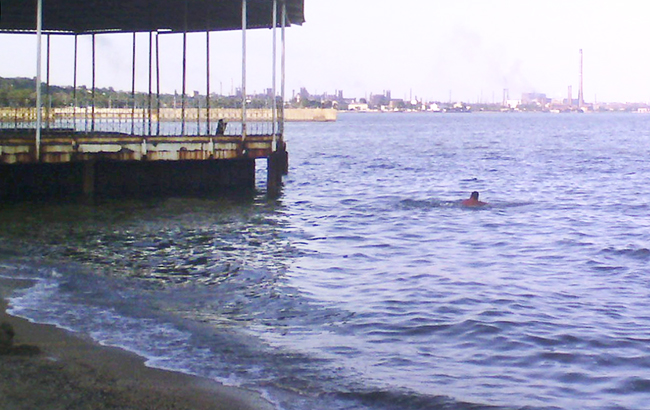 На границе с войной: как живется в прифронтовом Мариуполе
