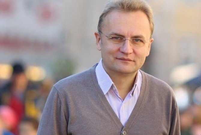 Невідкладні мери: з чим великі міста йдуть на місцеві вибори