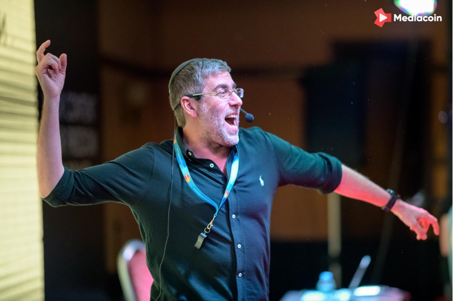 Денис Тищенко и Ицхак Пинтосевич о лидерстве в криптовалюте, NFT и метавселенных