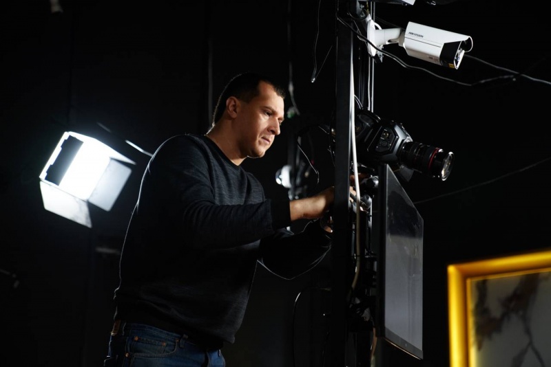 &quot;Наш бизнес уничтожили, но мы не сдаемся&quot;. Как в Украине работает студия для live-гемблинга