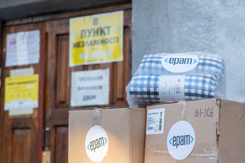 Миллиарды в помощь. Как бизнес стал надежным тылом для армии и государства