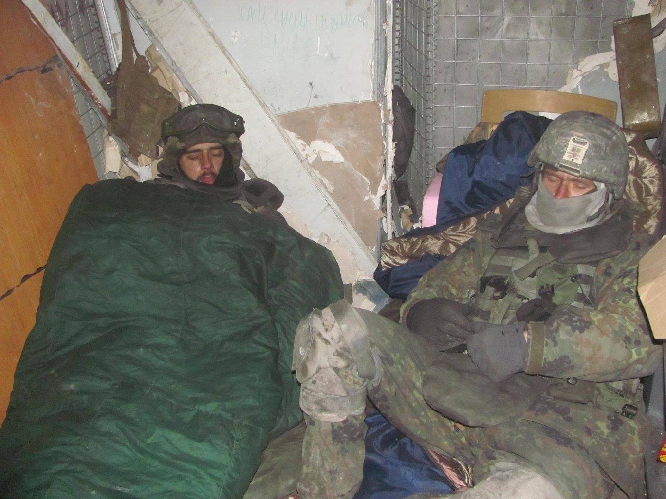 "После нас уже никого оттуда не вытащили": воспоминания "киборга" о последних днях обороны ДАПа