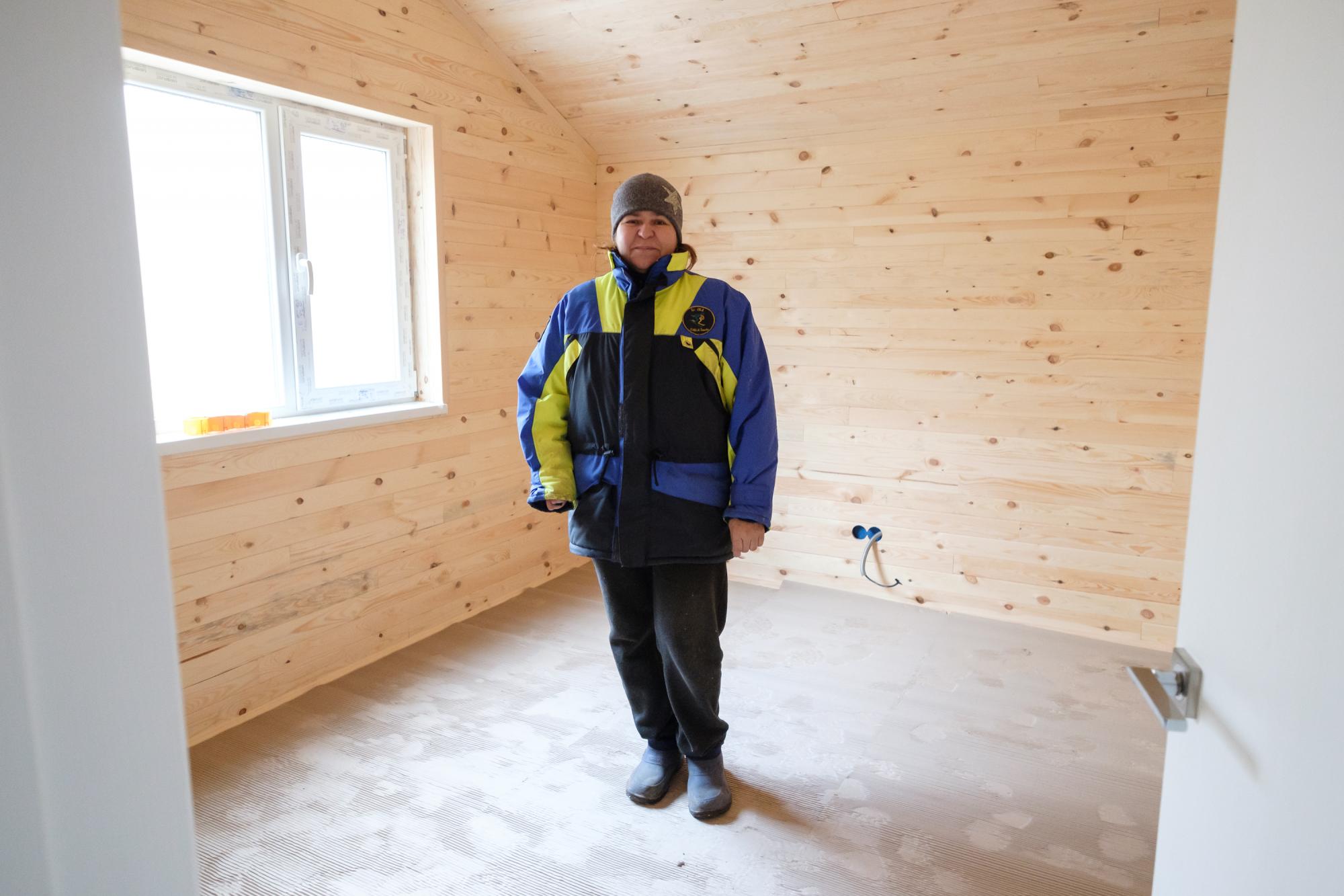 Дом с нуля за месяц. Как семьям Киевщины возвращают жилье, которое разрушила Россия