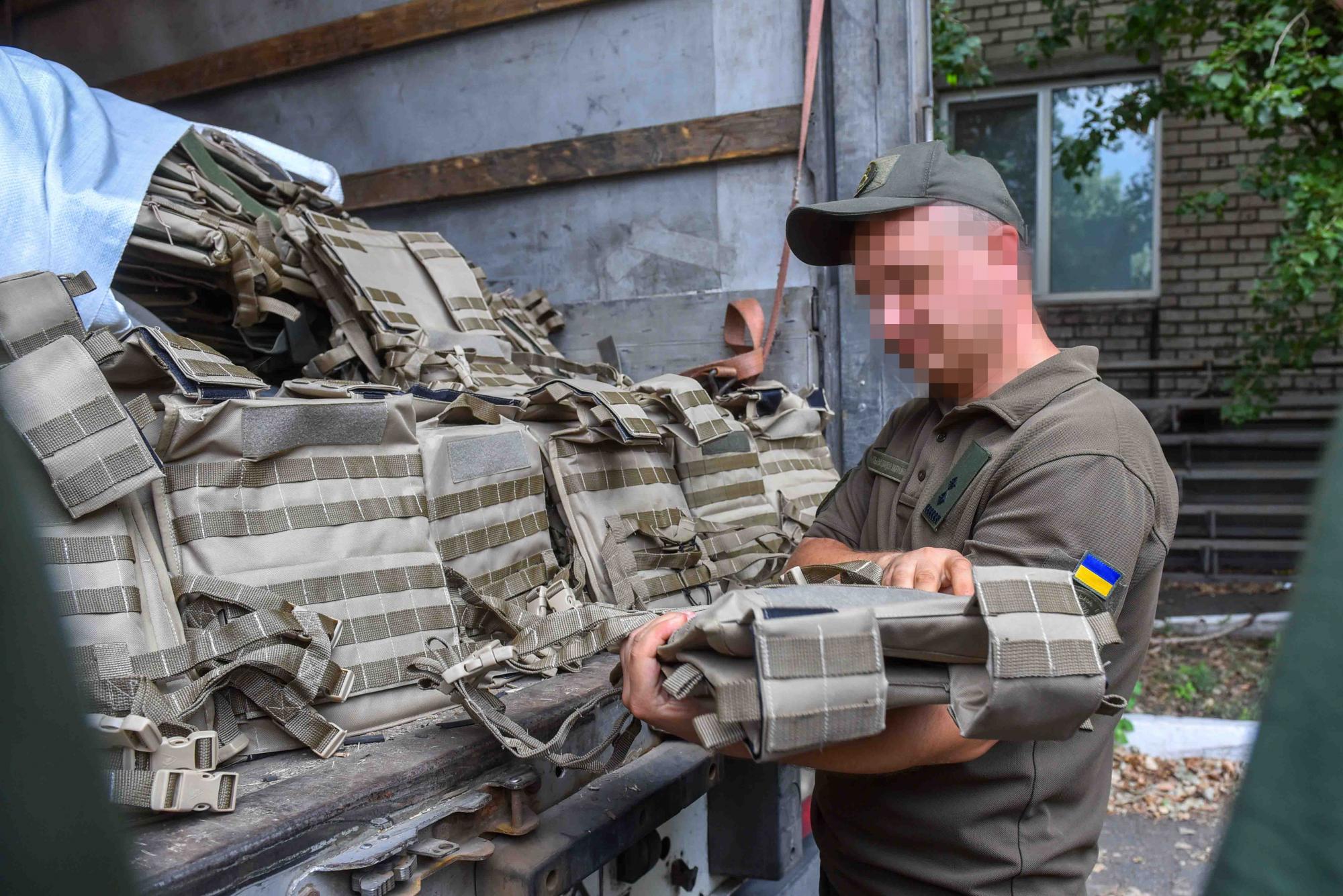 Сталевий фронт. Як Рінат Ахметов поставив бізнес на військові рейки