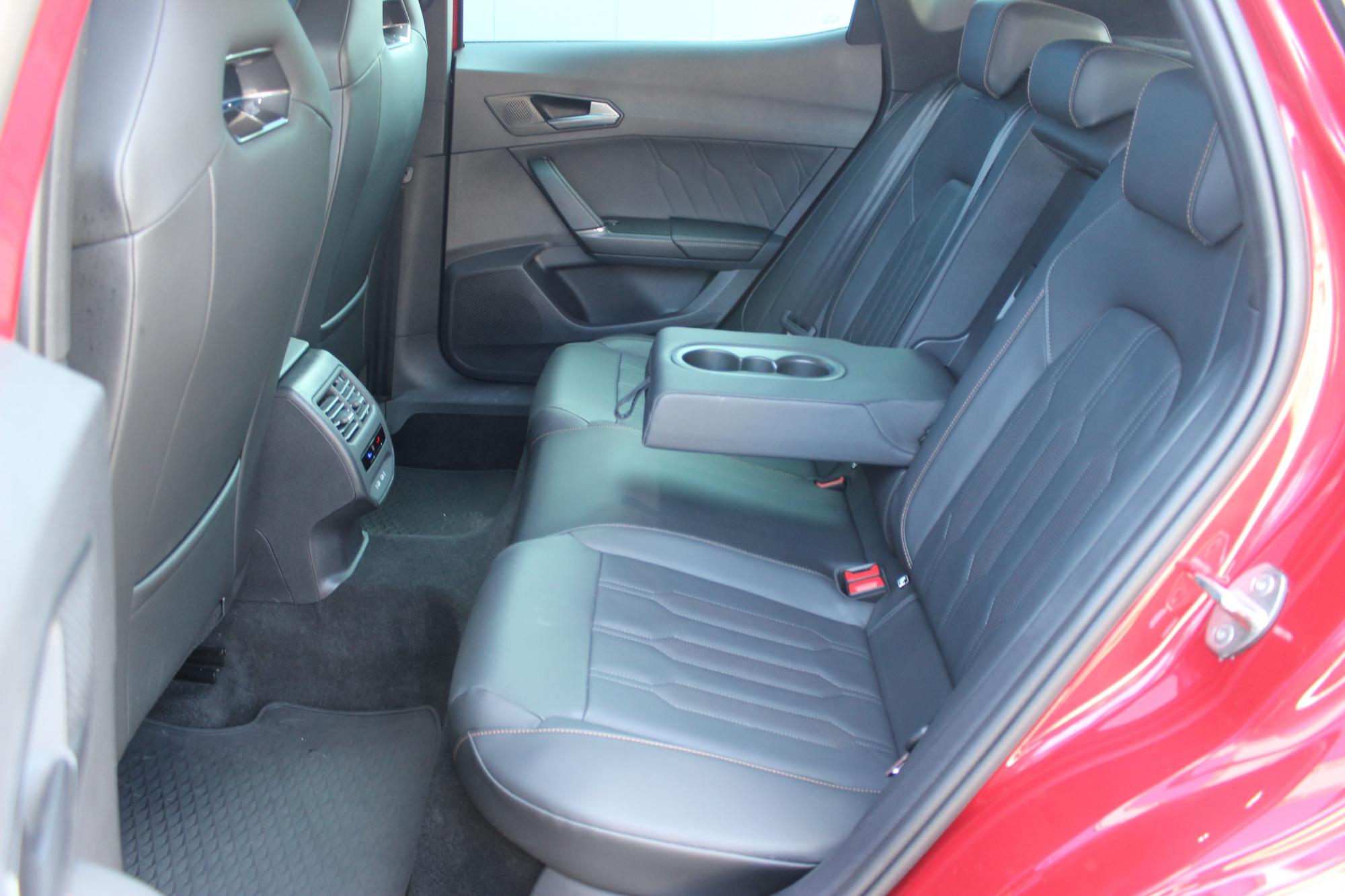 Тест-драйв Cupra Formentor: переваги та недоліки спортивного кросовера