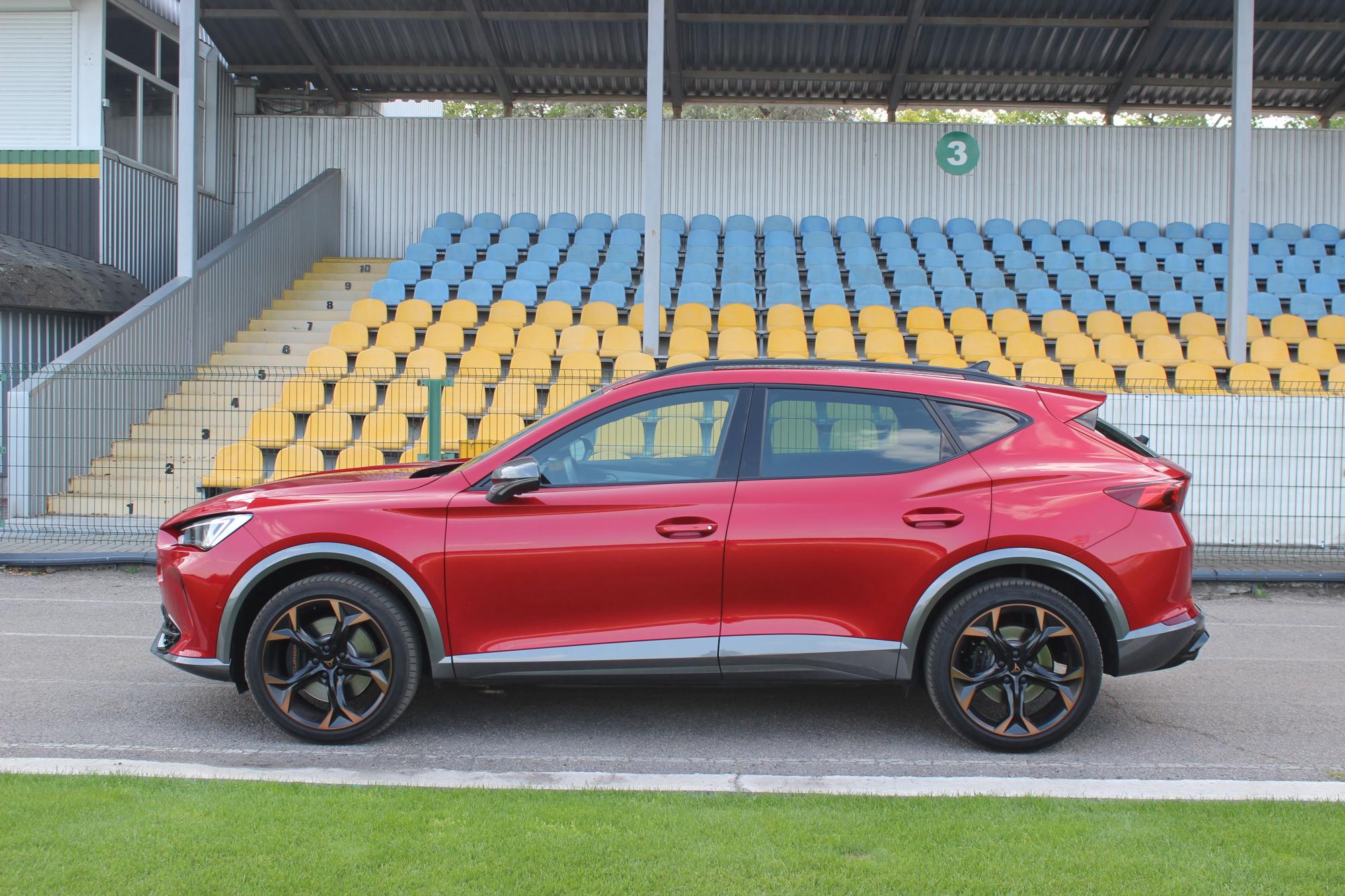 Тест-драйв Cupra Formentor: переваги та недоліки спортивного кросовера