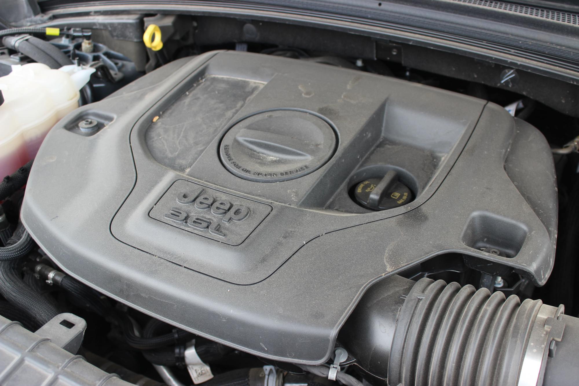 Тест-драйв Jeep Grand Cherokee: переваги та недоліки американського позашляховика