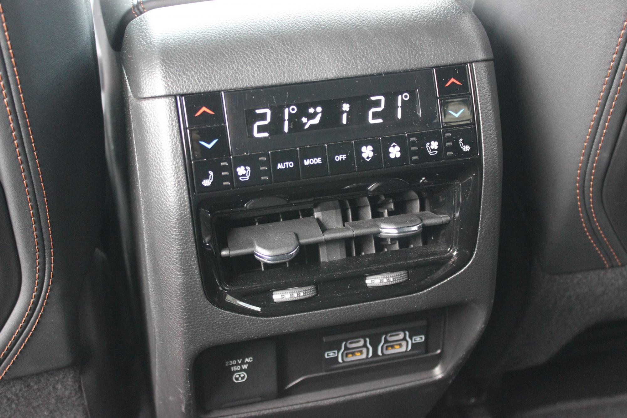 Тест-драйв Jeep Grand Cherokee: переваги та недоліки американського позашляховика