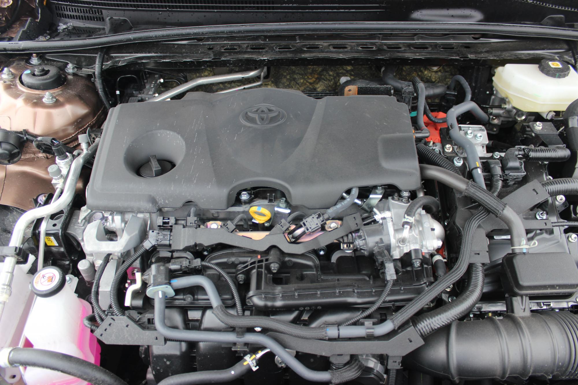 Тест-драйв Toyota Camry: преимущества и недостатки премиального седана