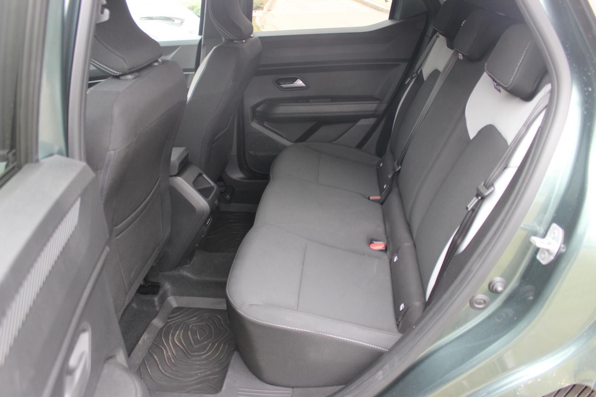 Тест-драйв нового Renault Duster: популярний кросовер перетворили на гібрид