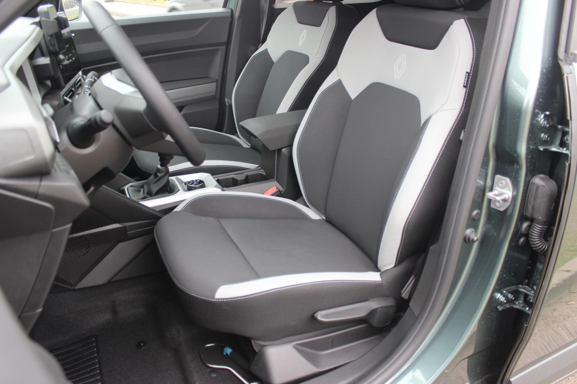 Тест-драйв нового Renault Duster: популярний кросовер перетворили на гібрид