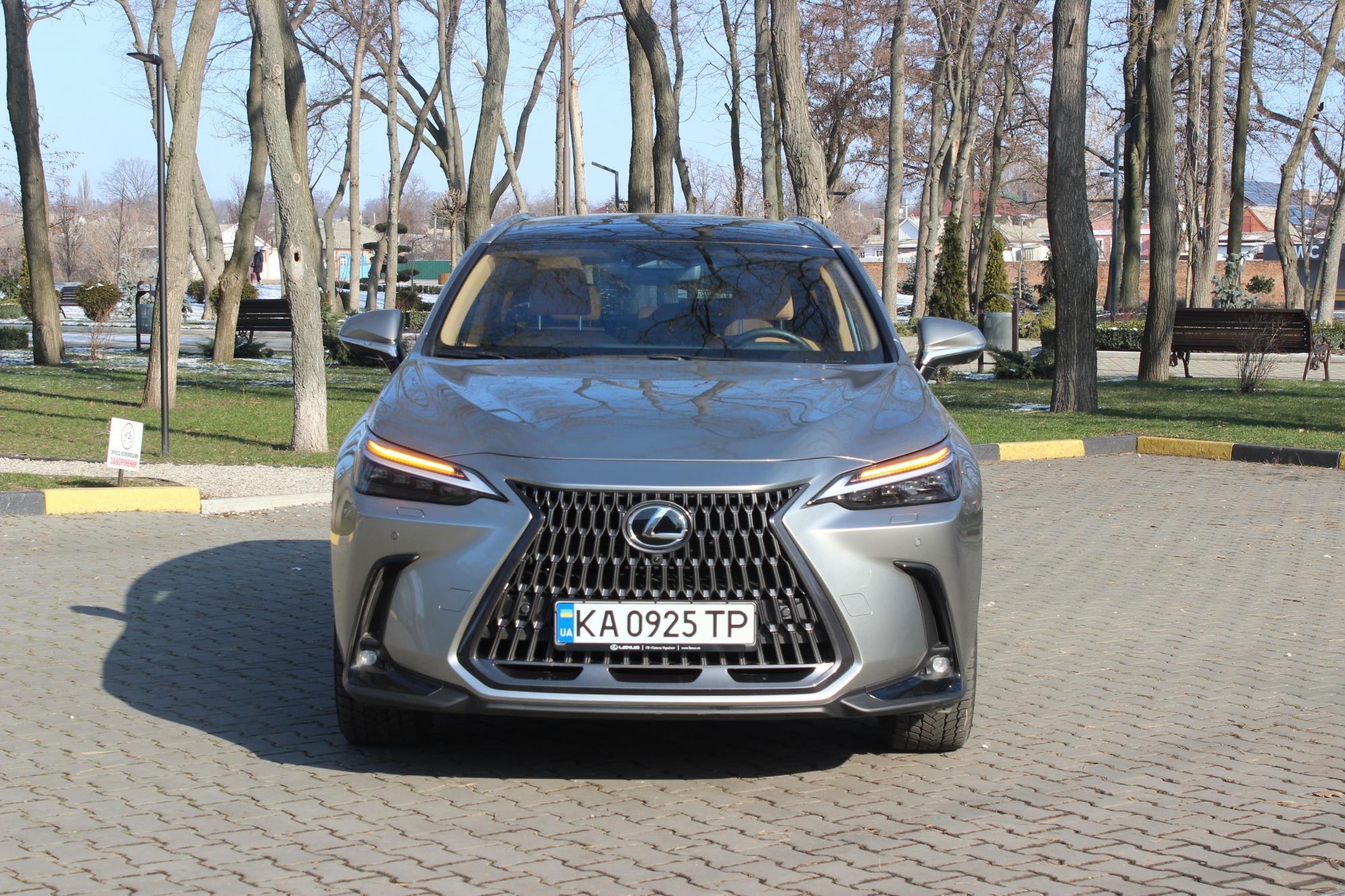 Lexus NX450+ на тест-драйві: перший плагін-гібрид преміального бренду в дії