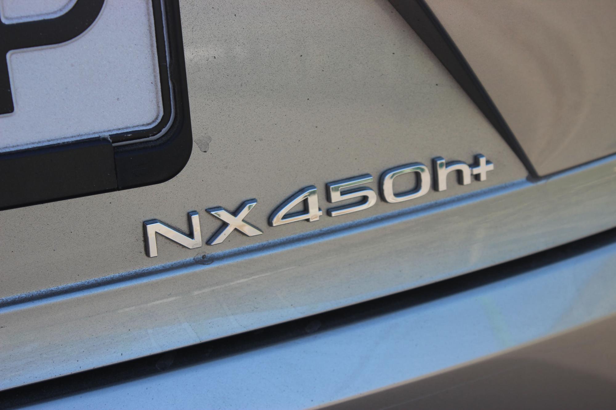 Lexus NX450+ на тест-драйві: перший плагін-гібрид преміального бренду в дії