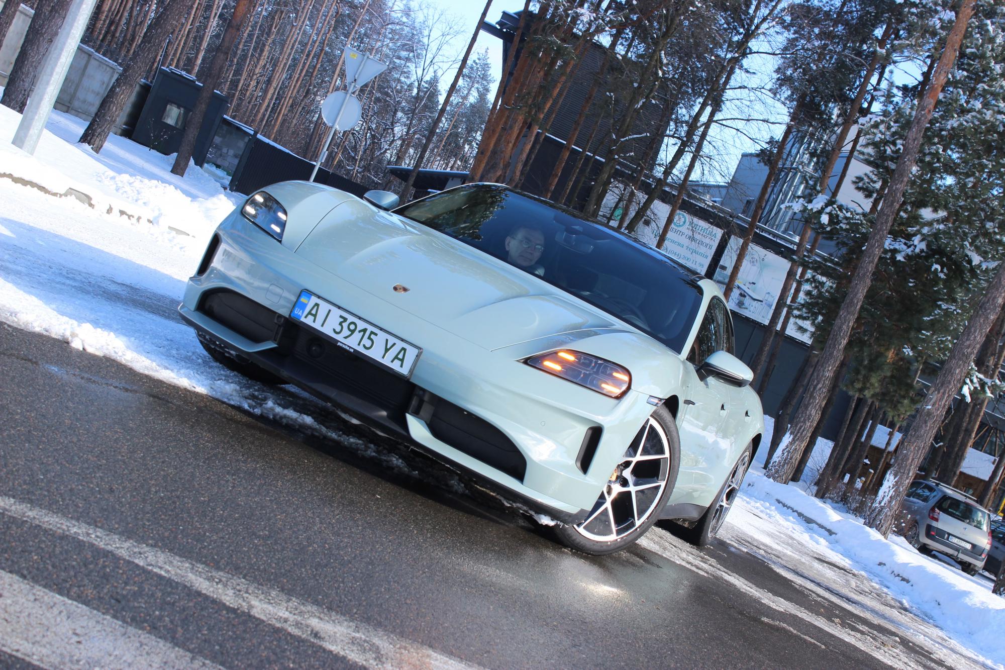 Тест-драйв Porsche Taycan: испытываем электромобиль украинскими морозами