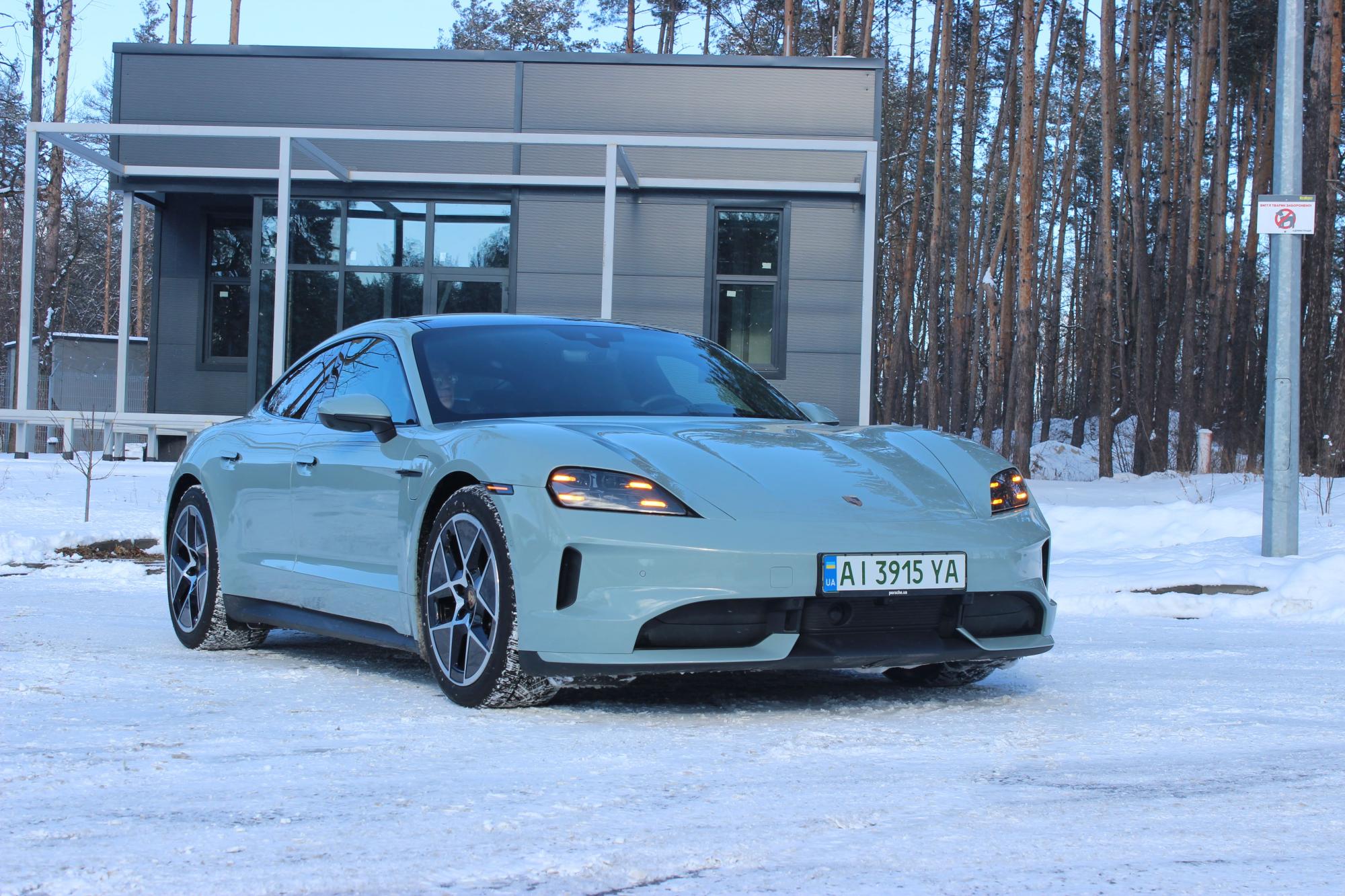 Тест-драйв Porsche Taycan: испытываем электромобиль украинскими морозами