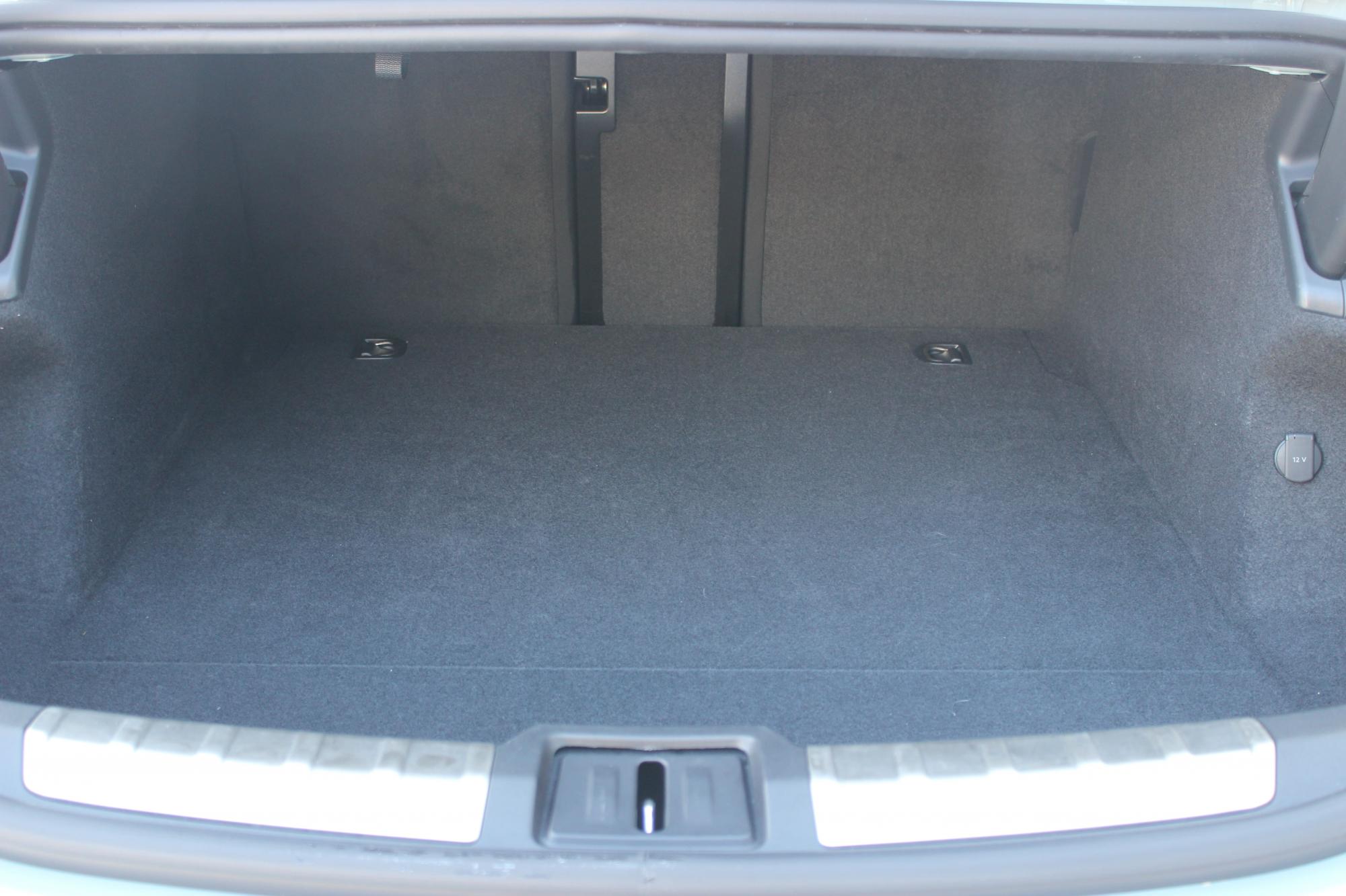 Тест-драйв Porsche Taycan: испытываем электромобиль украинскими морозами