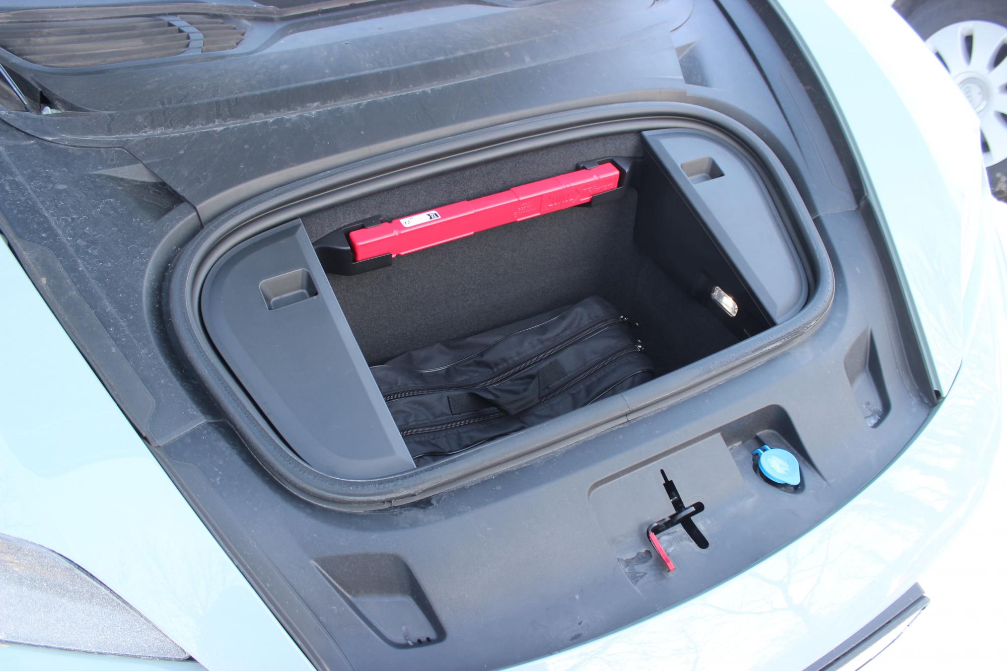 Тест-драйв Porsche Taycan: испытываем электромобиль украинскими морозами