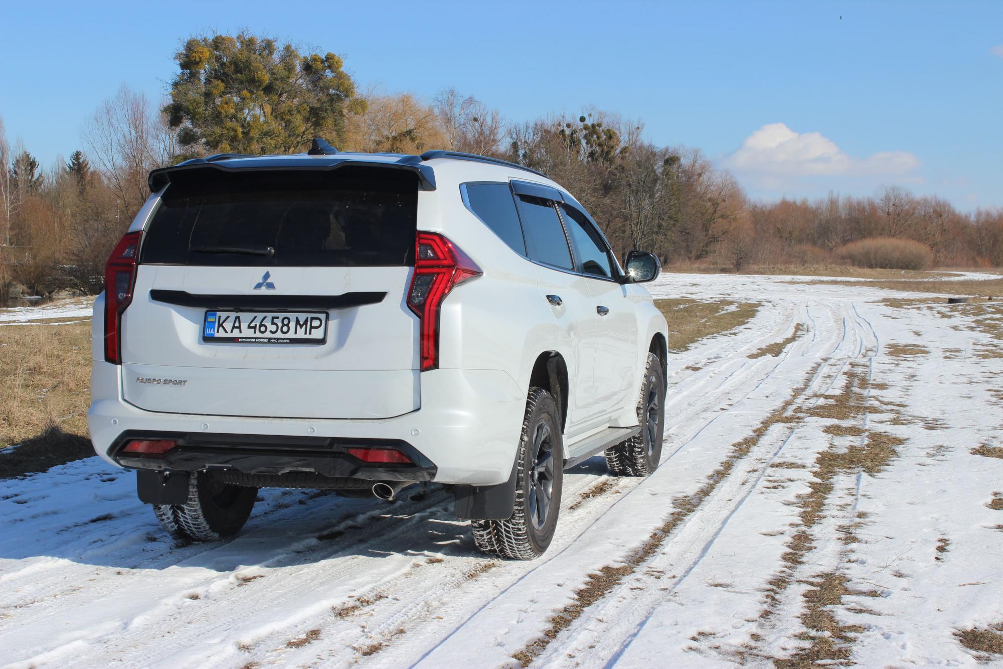 Тест-драйв Mitsubishi Pajero Sport: позашляховик, що зберіг "раму" та справжній повний привід