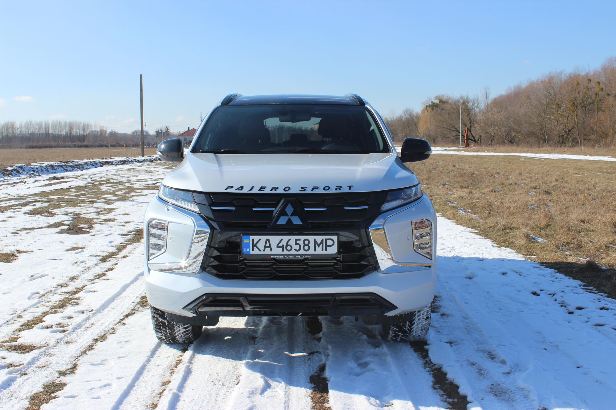 Тест-драйв Mitsubishi Pajero Sport: позашляховик, що зберіг "раму" та справжній повний привід