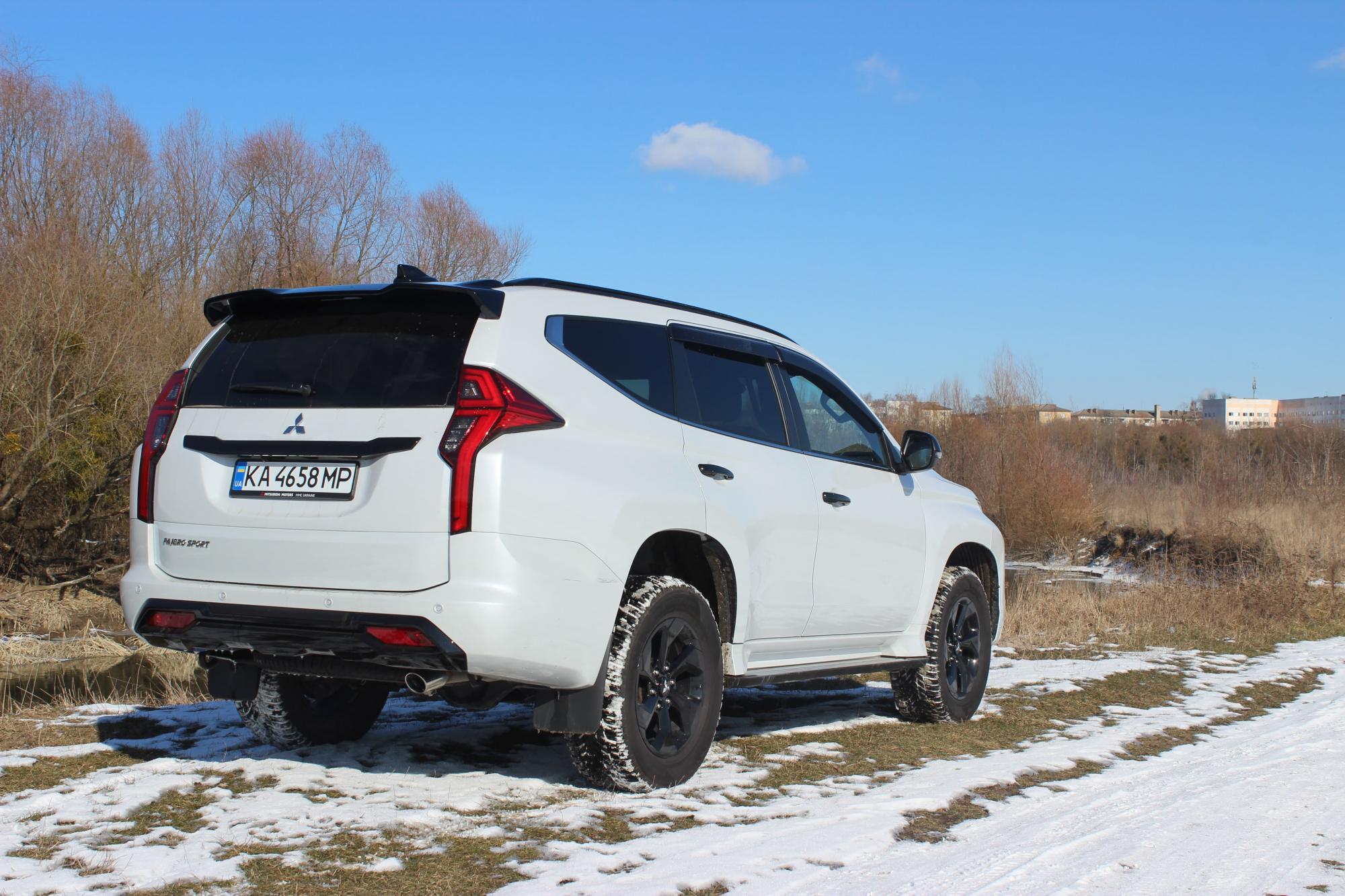 Тест-драйв Mitsubishi Pajero Sport: позашляховик, що зберіг "раму" та справжній повний привід
