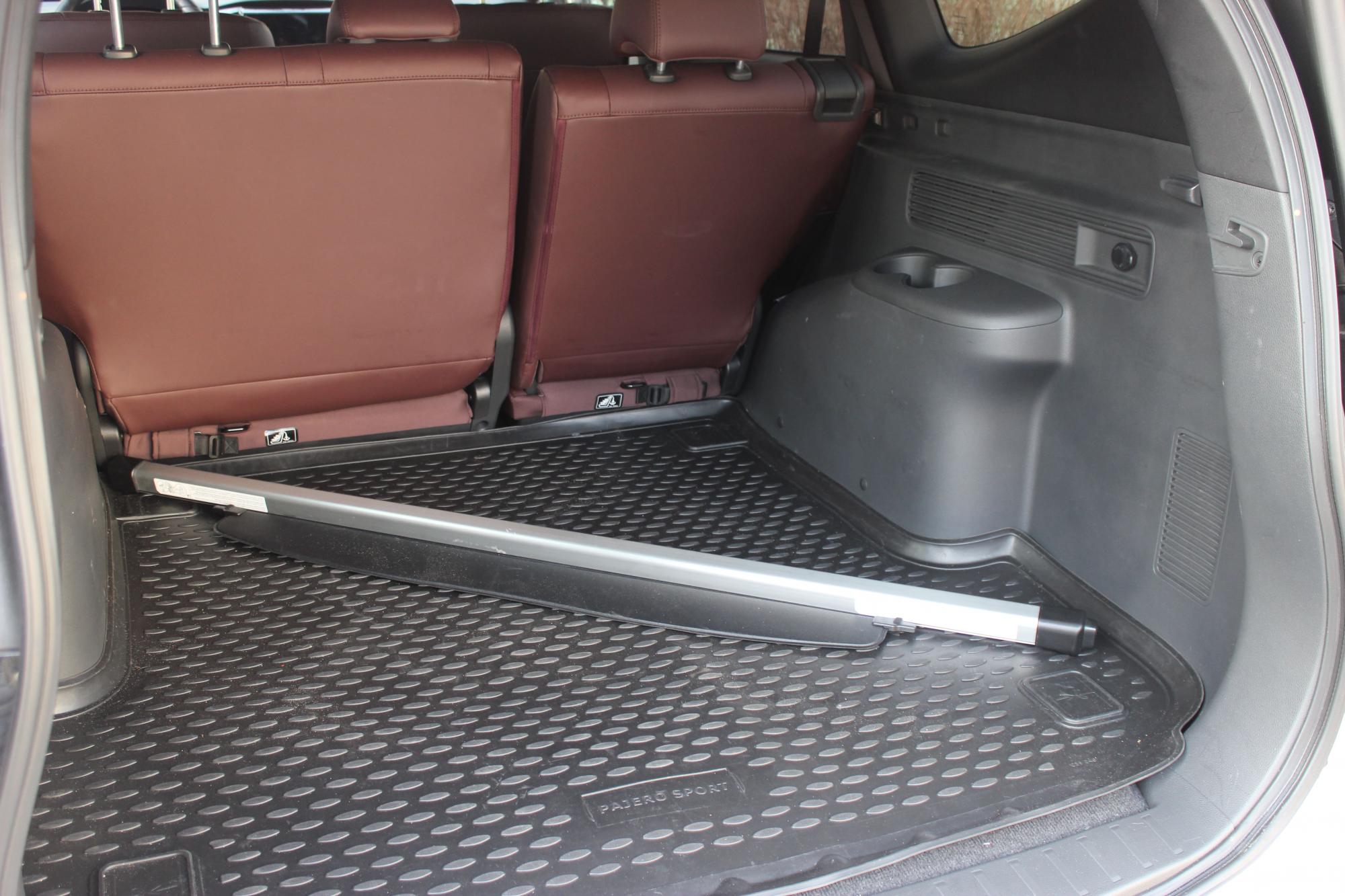 Тест-драйв Mitsubishi Pajero Sport: позашляховик, що зберіг "раму" та справжній повний привід