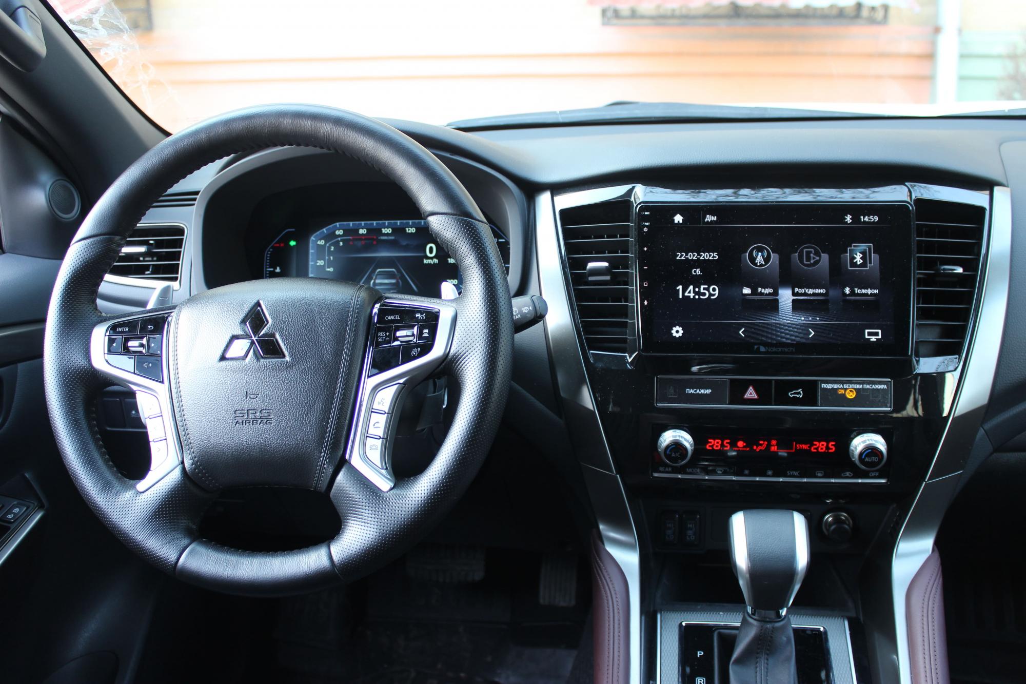 Тест-драйв Mitsubishi Pajero Sport: позашляховик, що зберіг "раму" та справжній повний привід