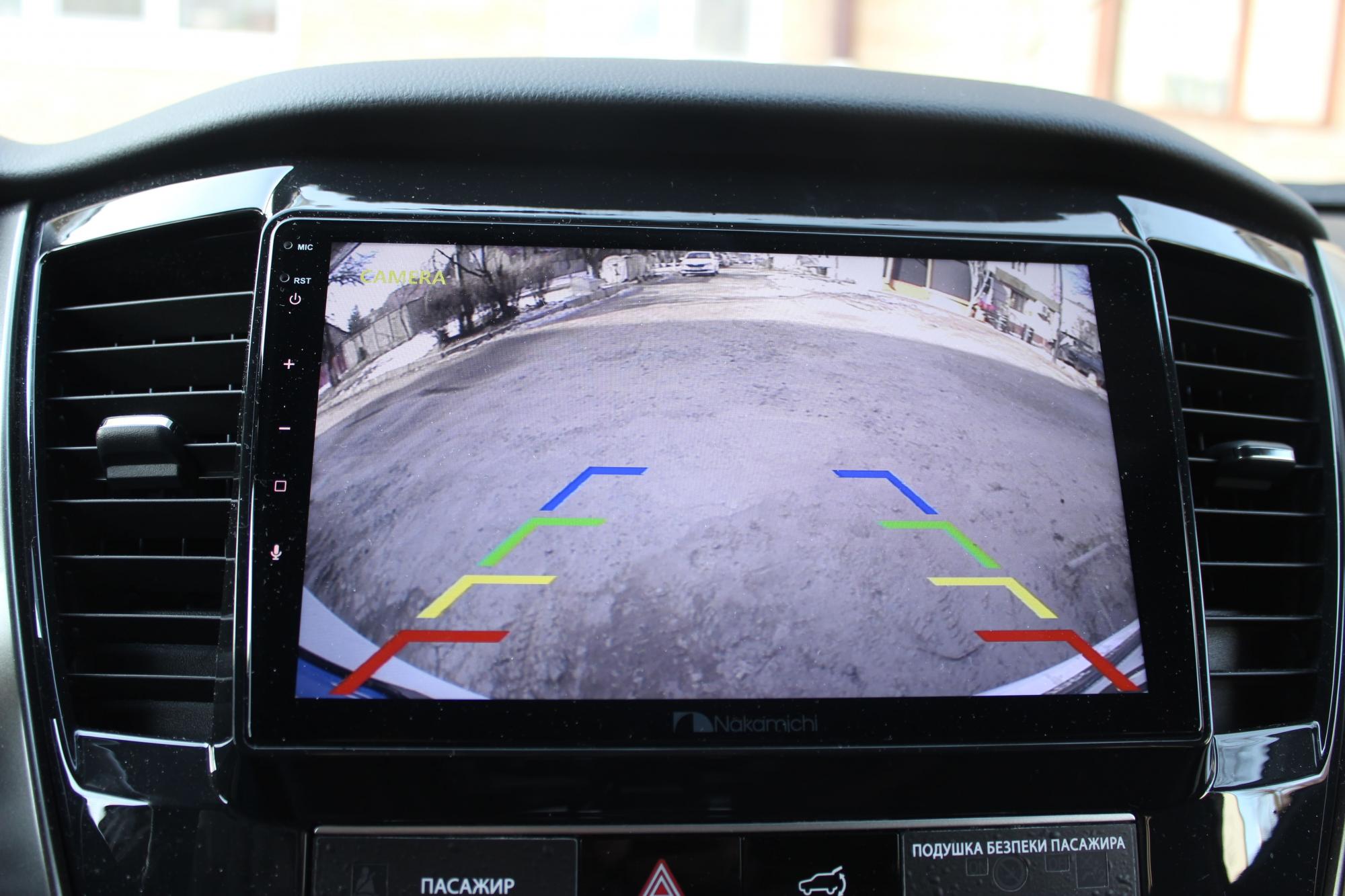 Тест-драйв Mitsubishi Pajero Sport: позашляховик, що зберіг "раму" та справжній повний привід