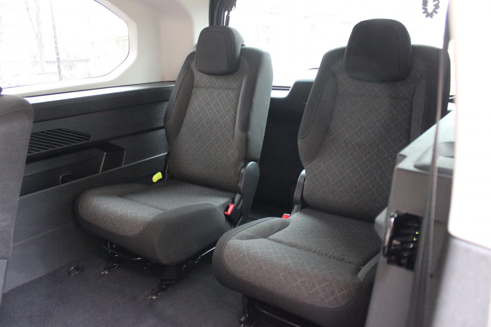 Тест-драйв Opel Combo: доступний 7-місний автомобіль з незвичними фарами