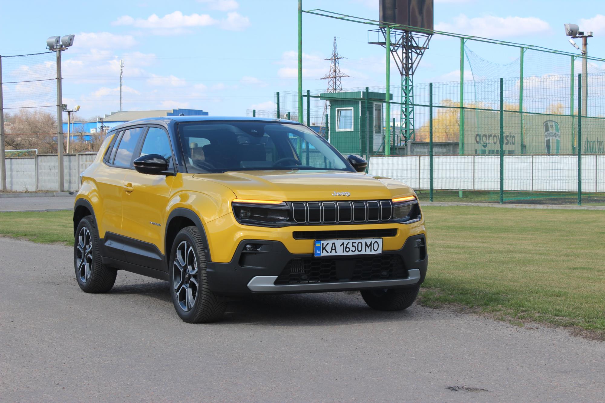 Тест-драйв Jeep Avenger: испытываем кроссовер плохими дорогами