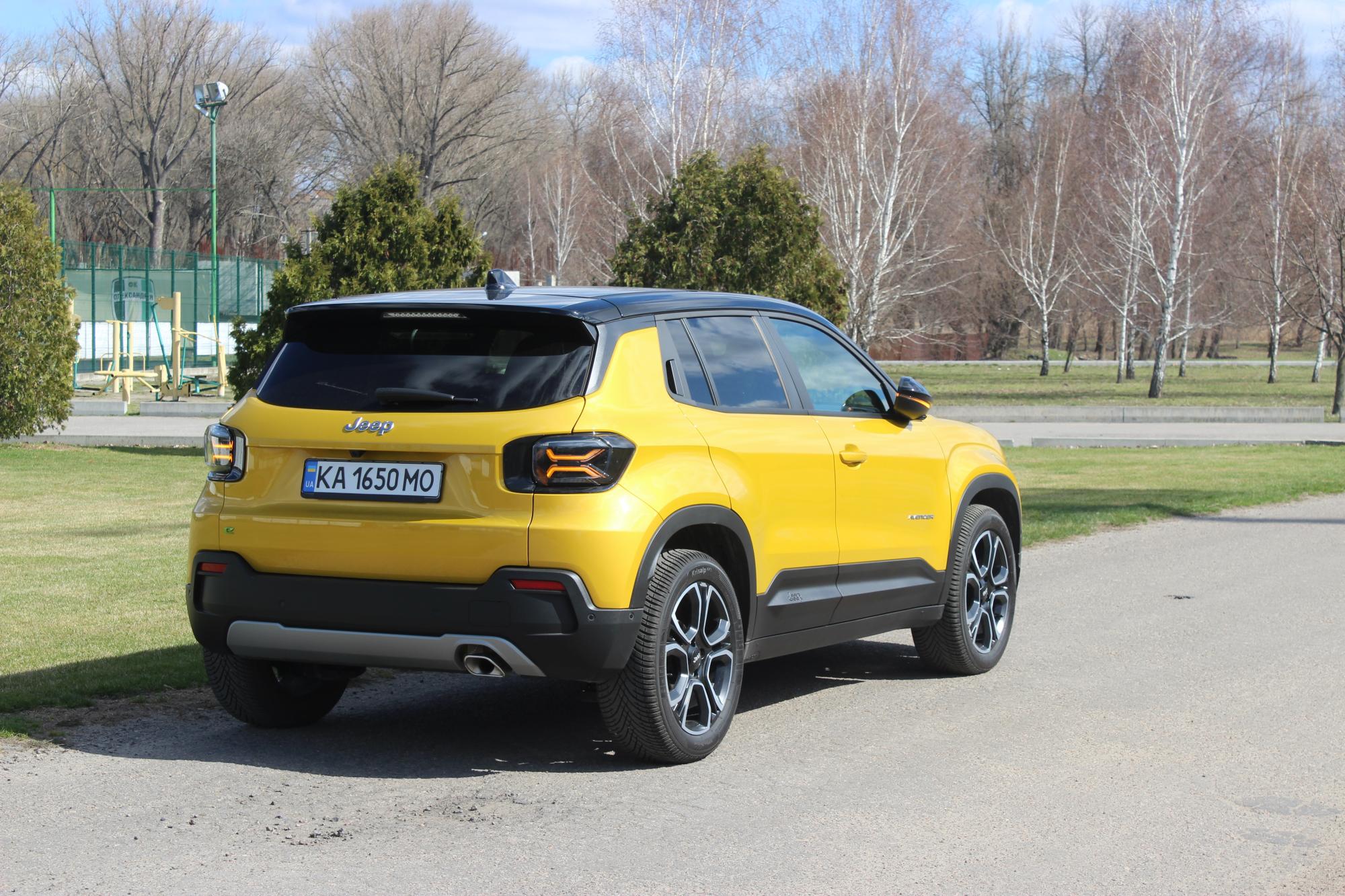 Тест-драйв Jeep Avenger: испытываем кроссовер плохими дорогами