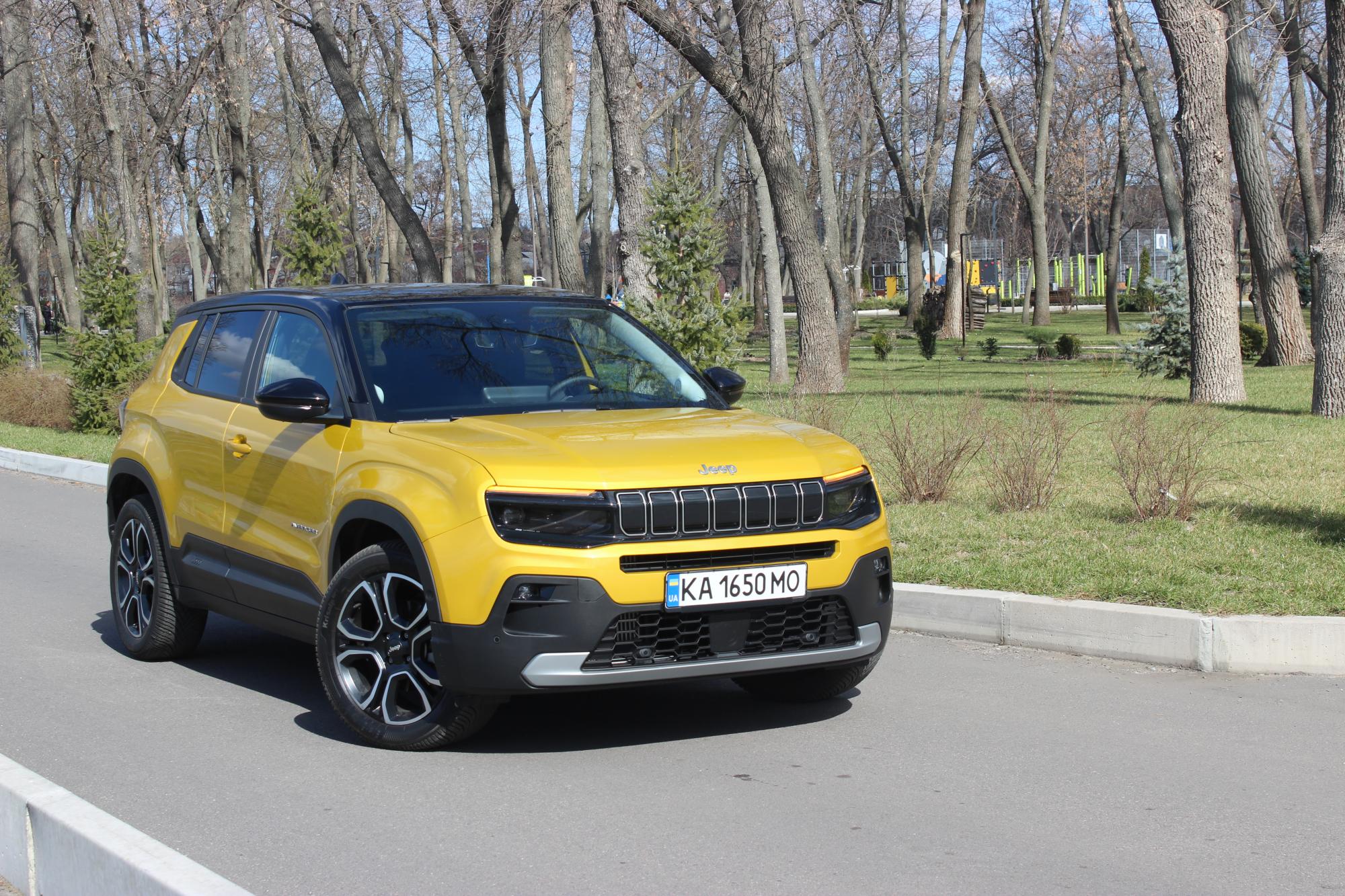 Тест-драйв Jeep Avenger: испытываем кроссовер плохими дорогами