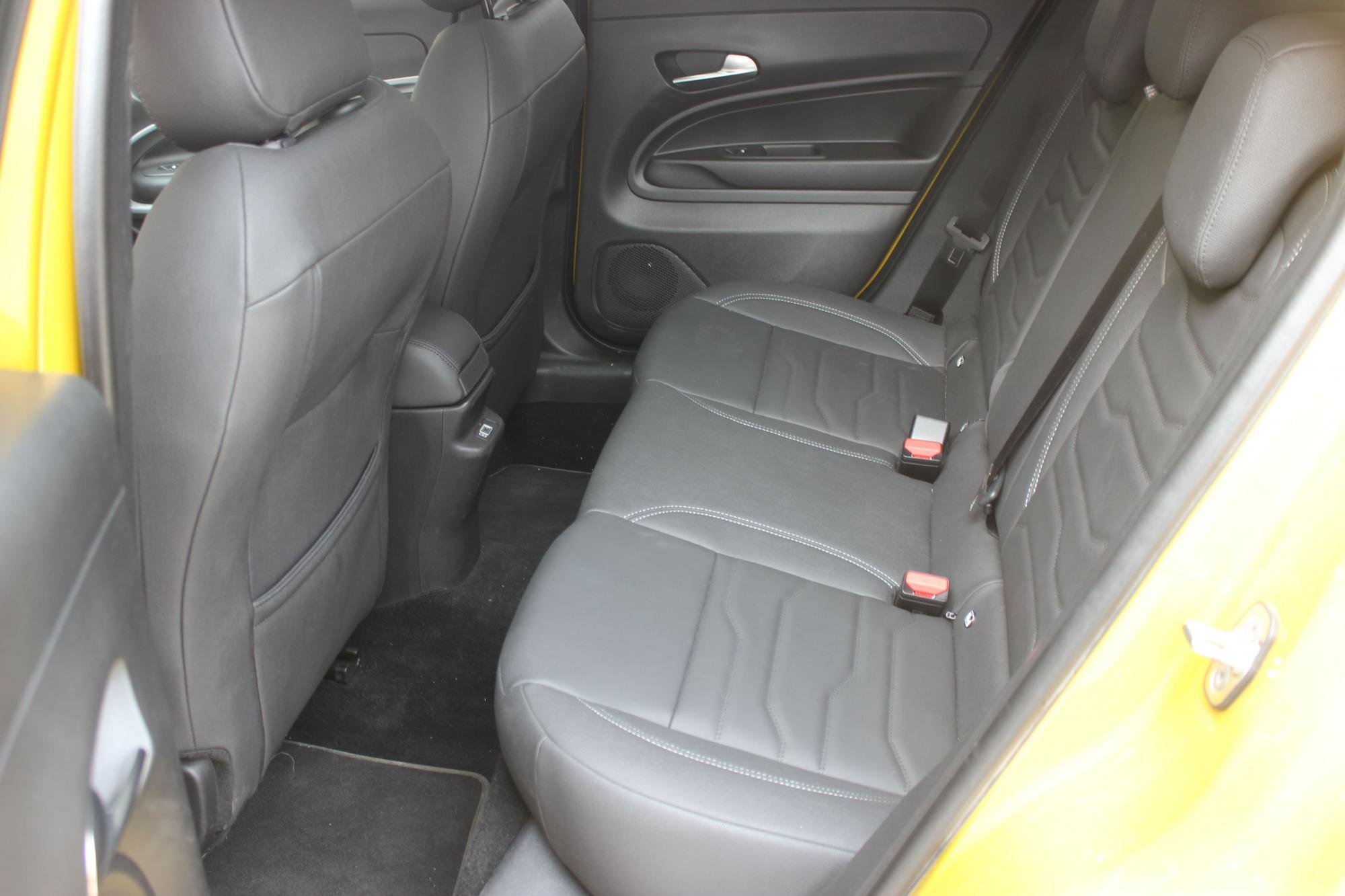 Тест-драйв Jeep Avenger: испытываем кроссовер плохими дорогами