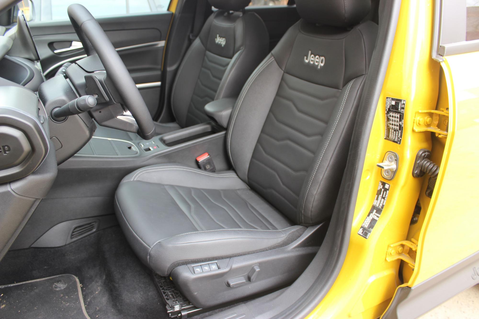 Тест-драйв Jeep Avenger: испытываем кроссовер плохими дорогами