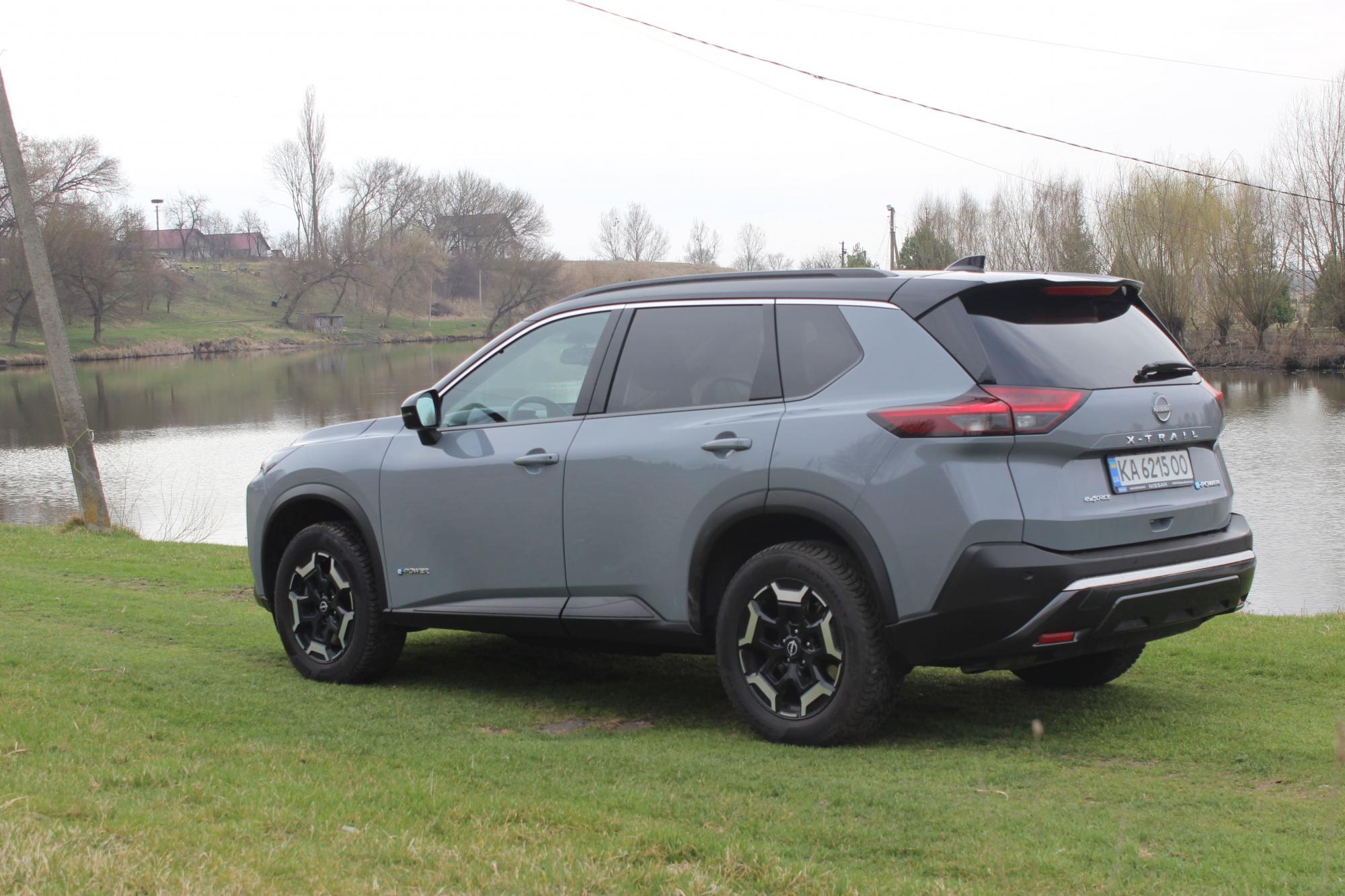 Тест-драйв Nissan X-Trail: семь мест, гибрид и полный привод