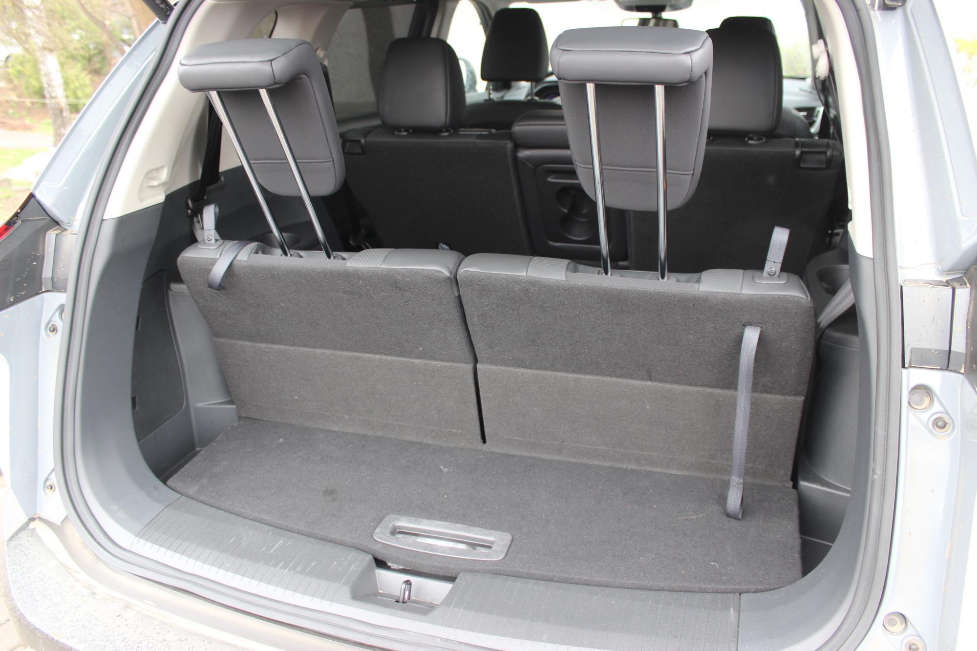 Тест-драйв Nissan X-Trail: семь мест, гибрид и полный привод