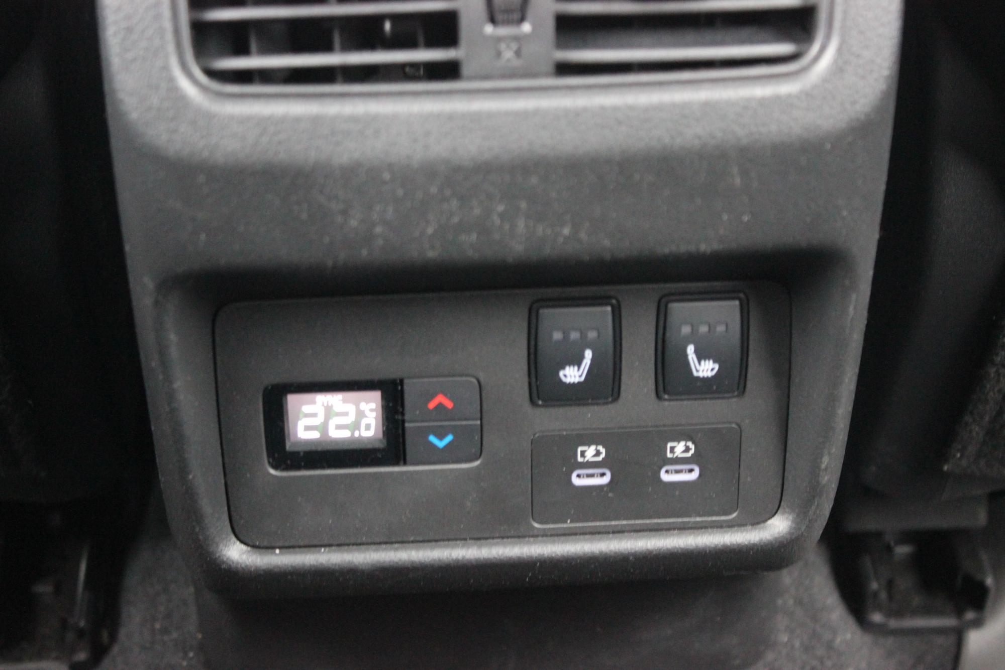 Тест-драйв Nissan X-Trail: семь мест, гибрид и полный привод