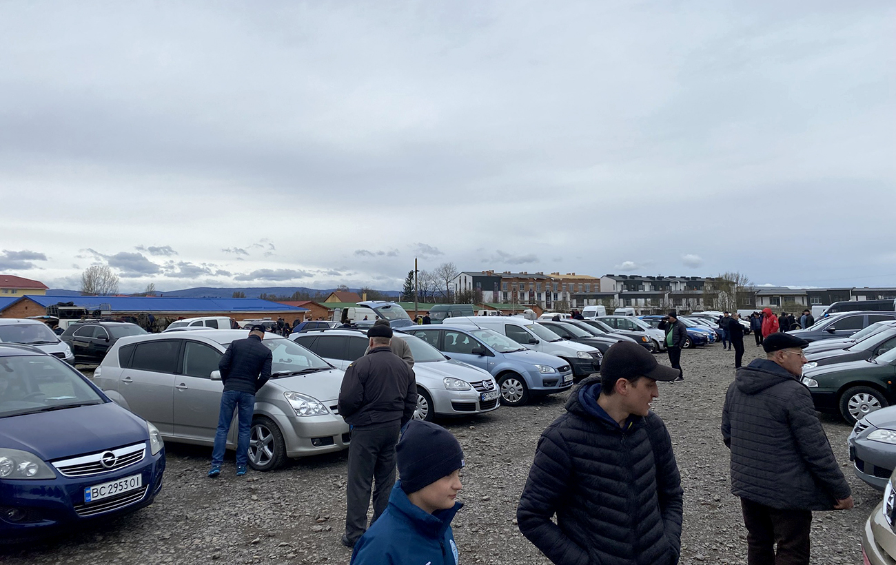 Авто для фронта и не только. Какие машины ввозят в Украину во время войны